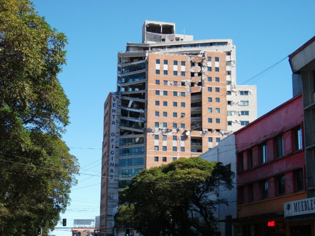 Den skadde tårnbygningen i Concepción, mars 2010.